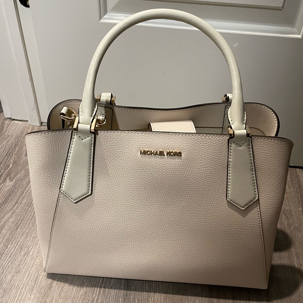 Michael Kors Bag Brand New Never Used
